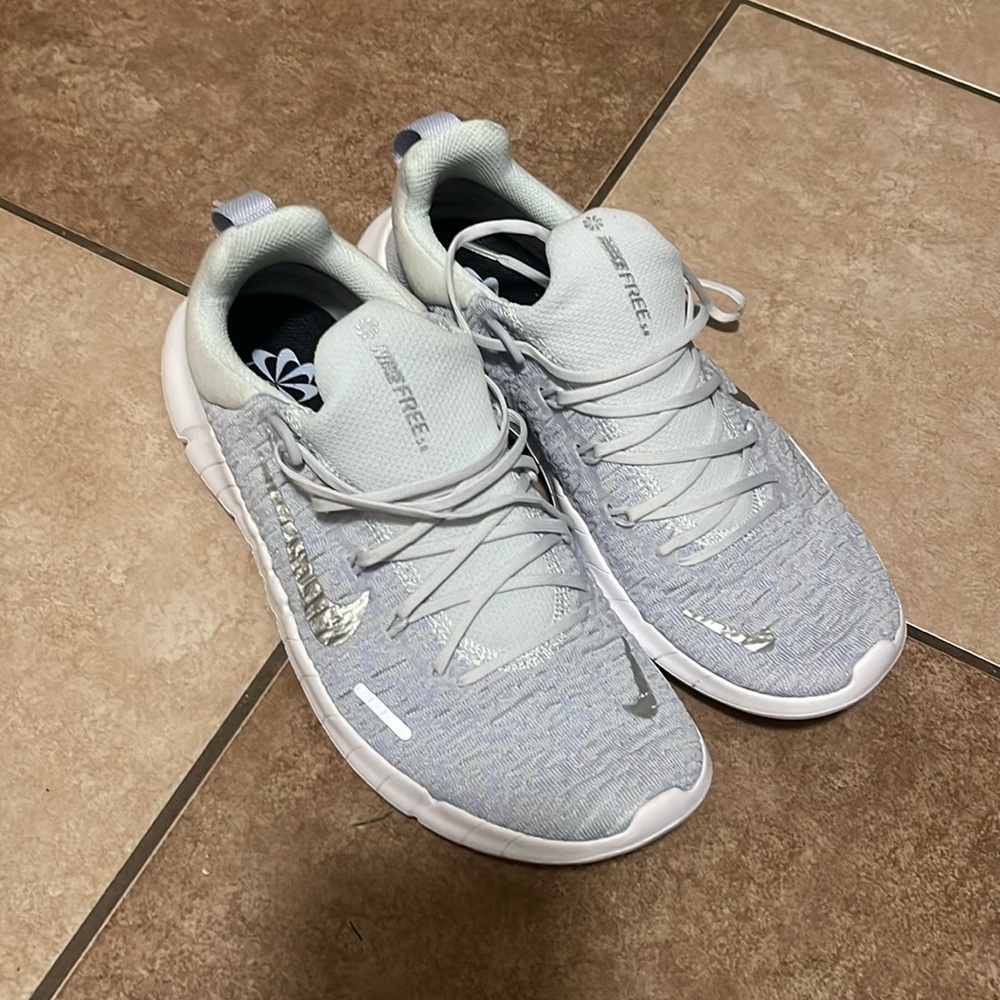 Nike free run women’s shoe